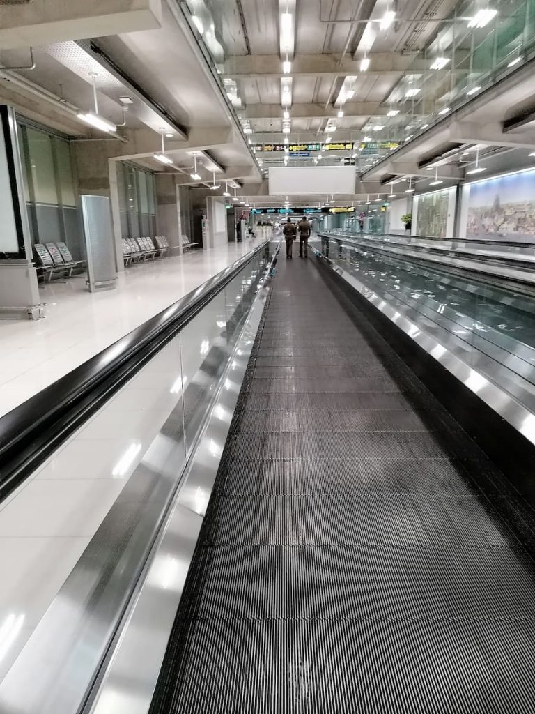 L'aéroport de Bangkok est désert