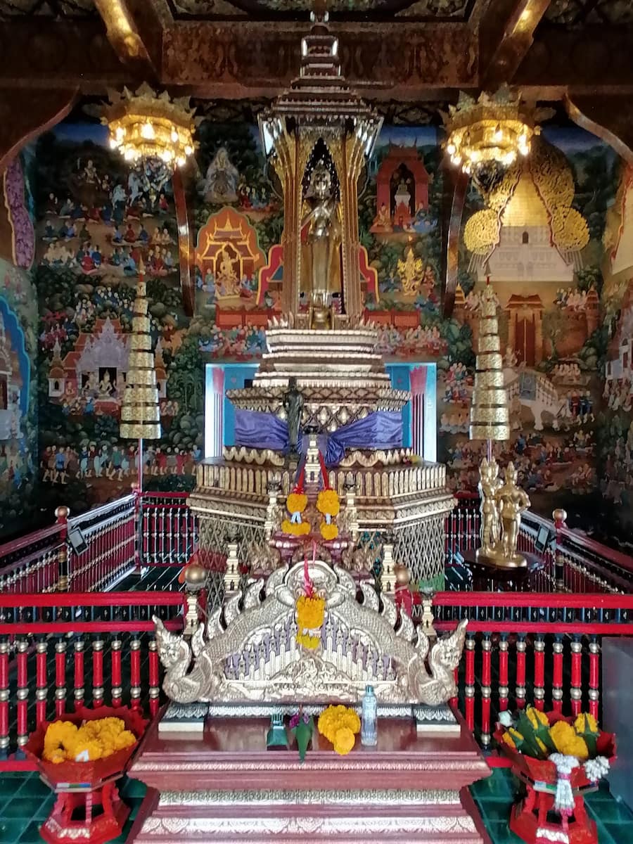 Wat Chedi Luang est composé de plusieurs temples
