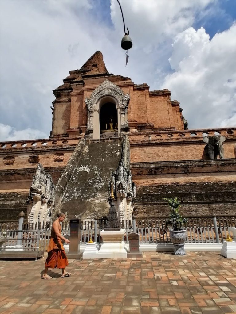 Wat Chedi Luang est un superbe temple de Chiang Mai