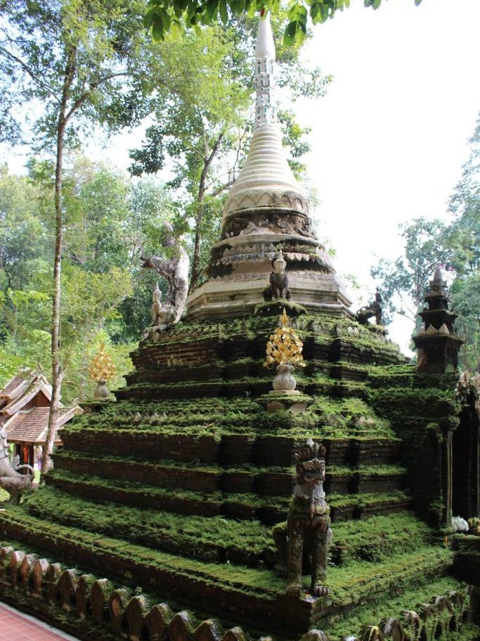 Le Wat Pha Lat est située dans la montée pour le Wat Doi Suthep