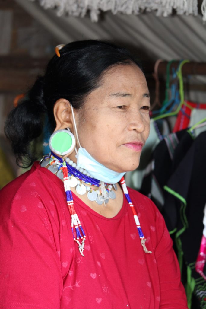 Femme de l'ethnie des Kayan au nord de la Thaïlande