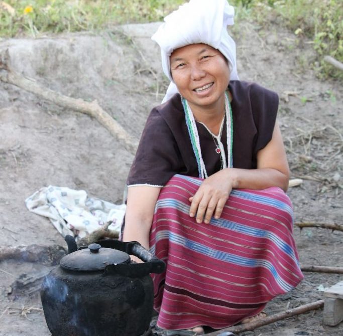 Femme de l'ethnie des Pakakayos près de Mae Chaem