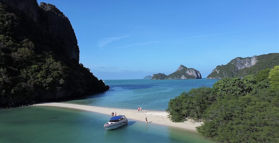 Seuls au monde!  Quel luxe de pouvoir choisir son île pour farniente ou nager parmi les 42 îles du Angthong Marine Park!