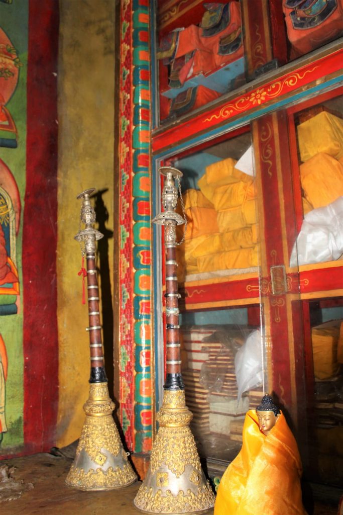 Les murs intérieurs du monastère de Tsarang sont décorés de peintures murales représentant les divinités du Mandala du Bouddha de Médecine, considérés comme dévotion au Mustang