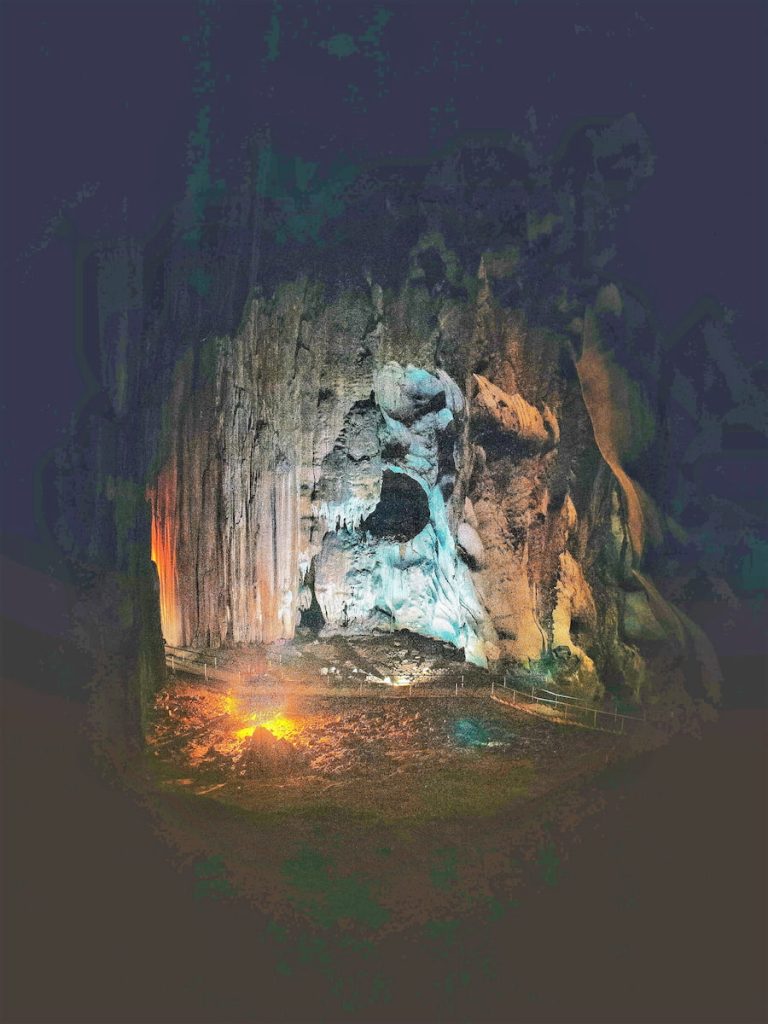 La grotte de Gua Tempurung est une belle découverte, mais il faut monter de nombreux marches pour en profiter pleinement.