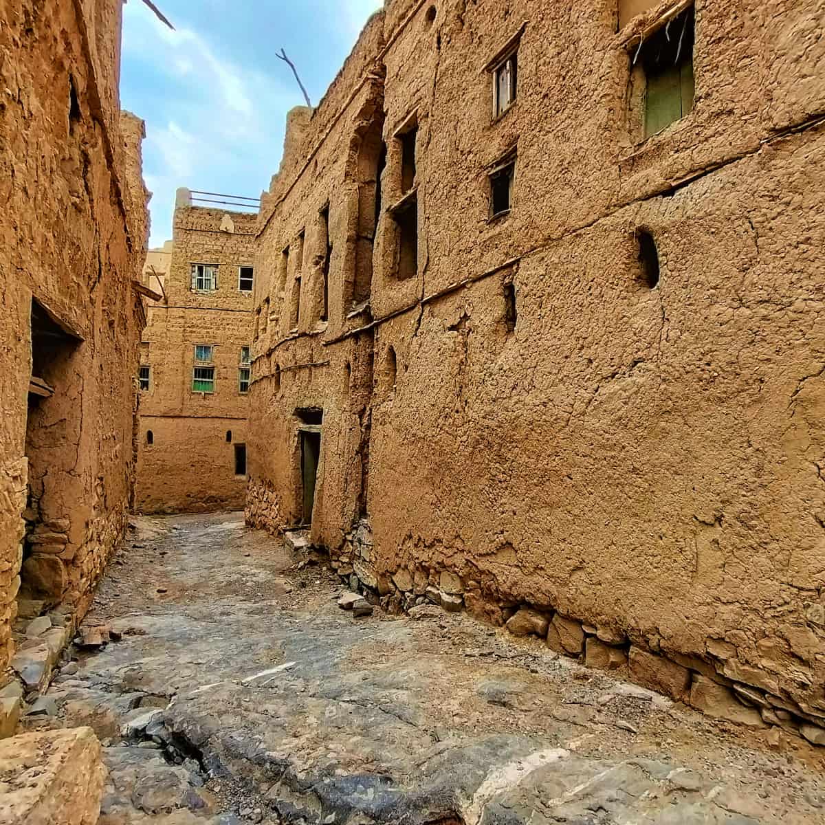 Le village abandonné de Al Hamra, dispose d'un musée avec plusieurs beaux artefacts, dans une maison traditionnelle.