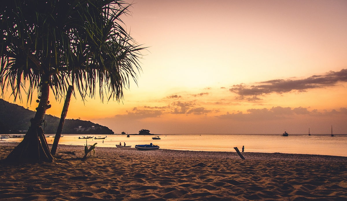 Les couchers de soleil sont un des meilleurs moments de la journée à Phuket.