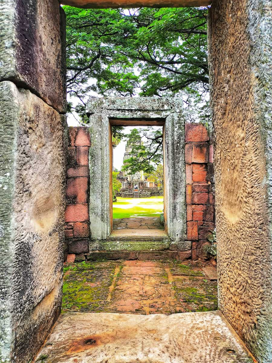 Plusieurs bâtiments khmers sont à visiter sur le site de Phimai.