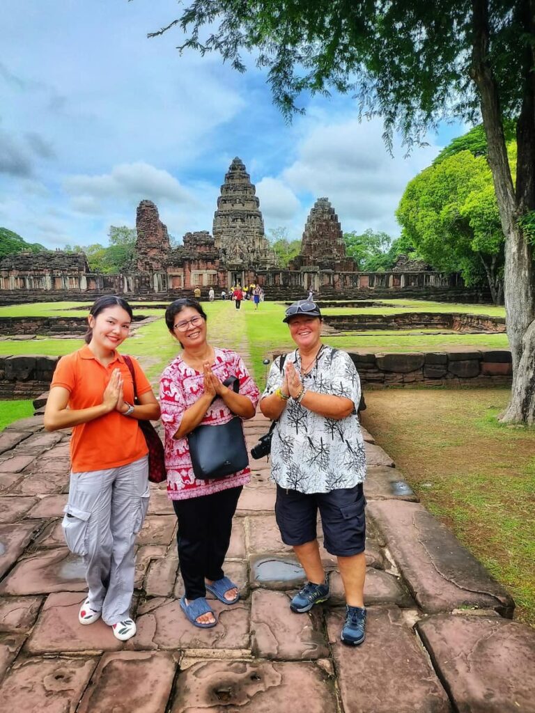 Magnifique temple bouddhiste en pleine ville.