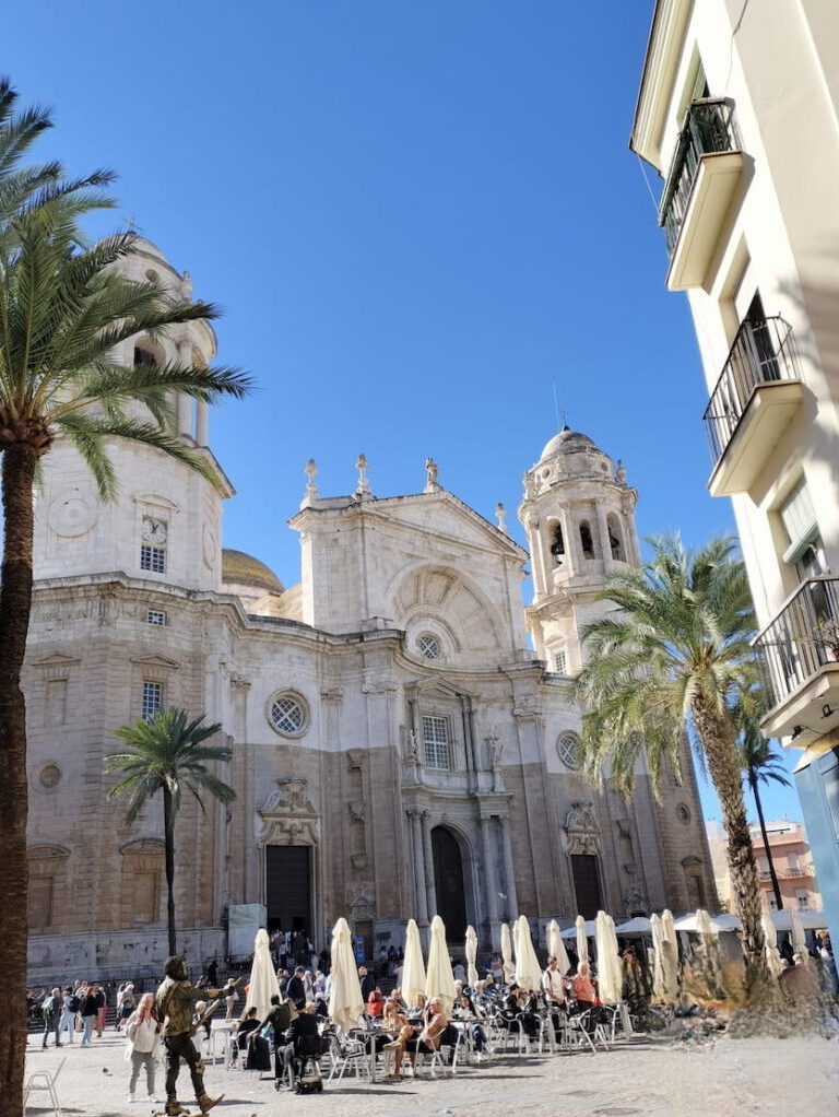 La cathédrale de Cadiz regorge de trésors au sous-sol, et d'une tour panoramique
