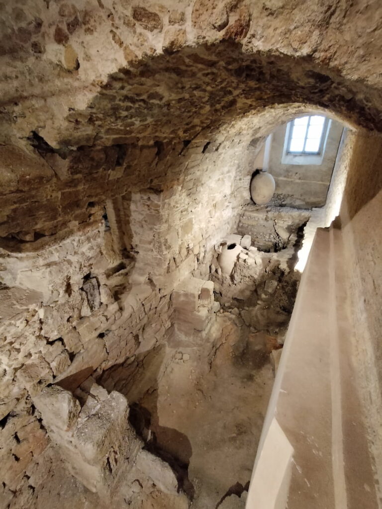 Les catacombes de Cadiz sont faciles d'accès